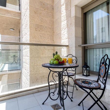 Luxury One-Bedroom Apartment/Parking In City Center Jerusalem Exteriör bild