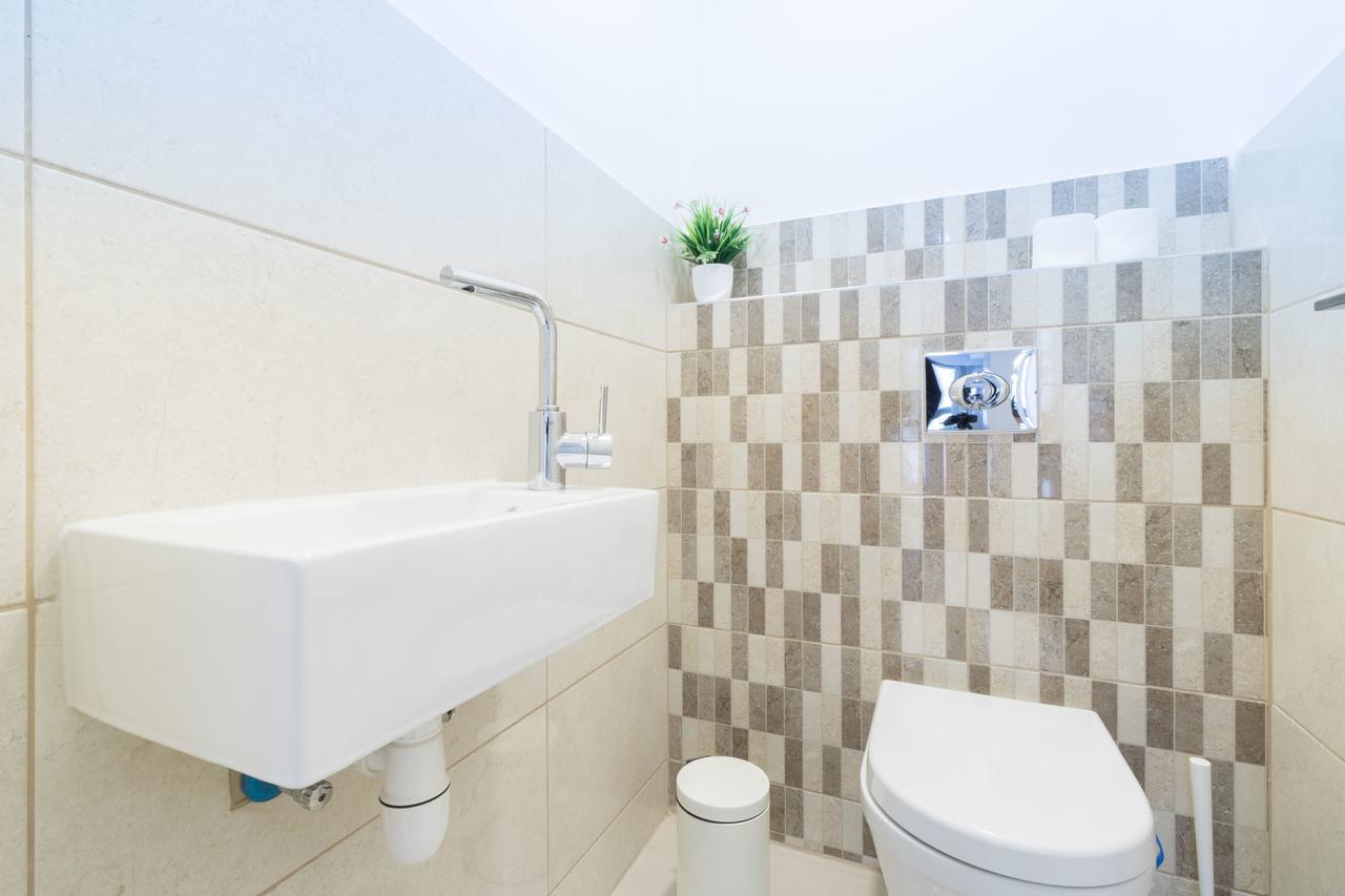 Luxury One-Bedroom Apartment/Parking In City Center Jerusalem Exteriör bild